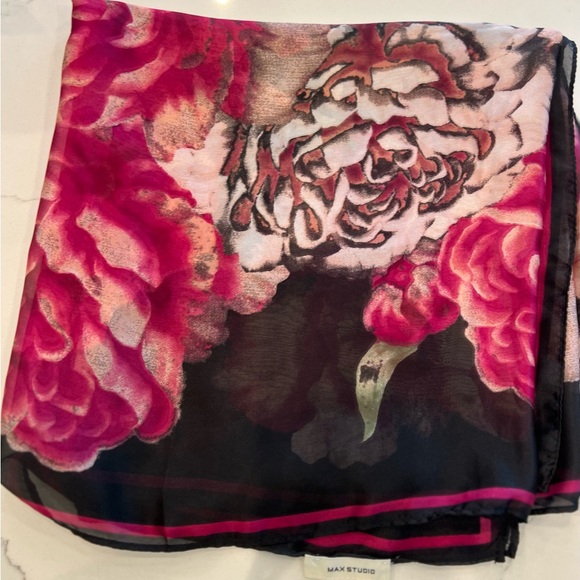 16. Max Studio Pink and Cream Scarf Elegant Accessories - Picture 1 of 2